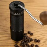 آسیاب دستی قهوه تنظیم درجه بدنه ضدلغزش رنگ مشکی - تصویر 6